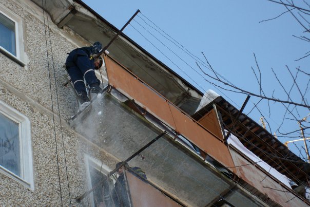 В Прикамье спасатели помогли сохранить жизнь пожилому мужчине, запертому в квартире