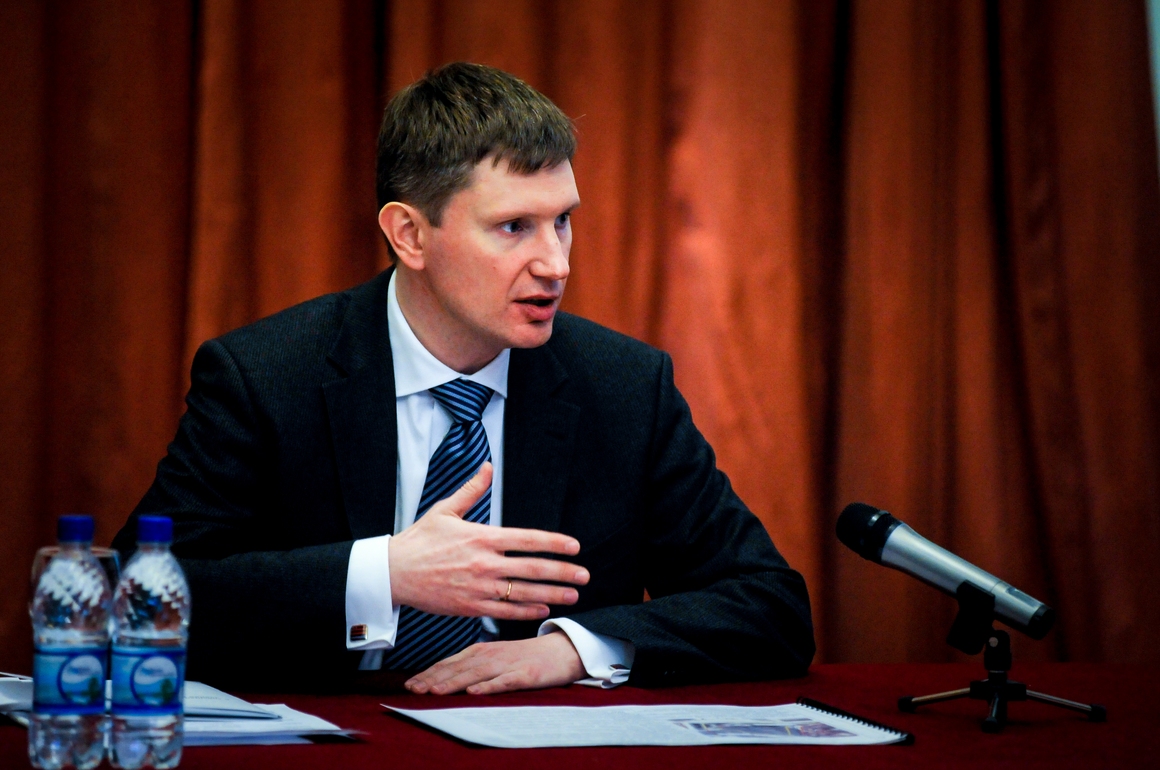 Максим Решетников на пленарном заседании КЭФ: глобальные стратегии развития надо локализовать с учетом нужд регионов