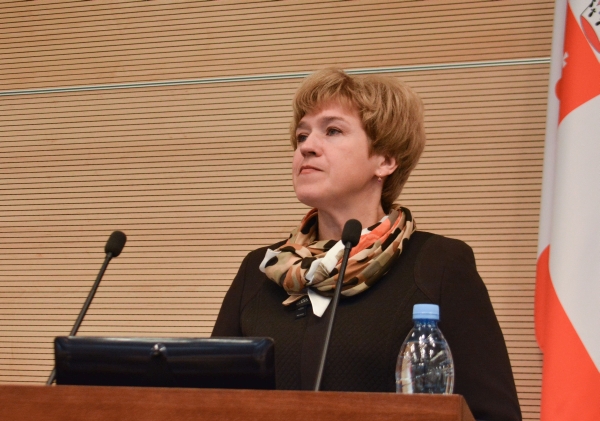 Над пропастью держи