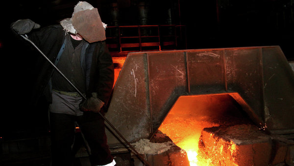 Медведев: возможно дальнейшее снижение объемов производства в металлургической отрасли