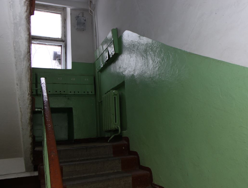 В Перми 5-летний ребенок провалился в околооконный проем между этажами дома