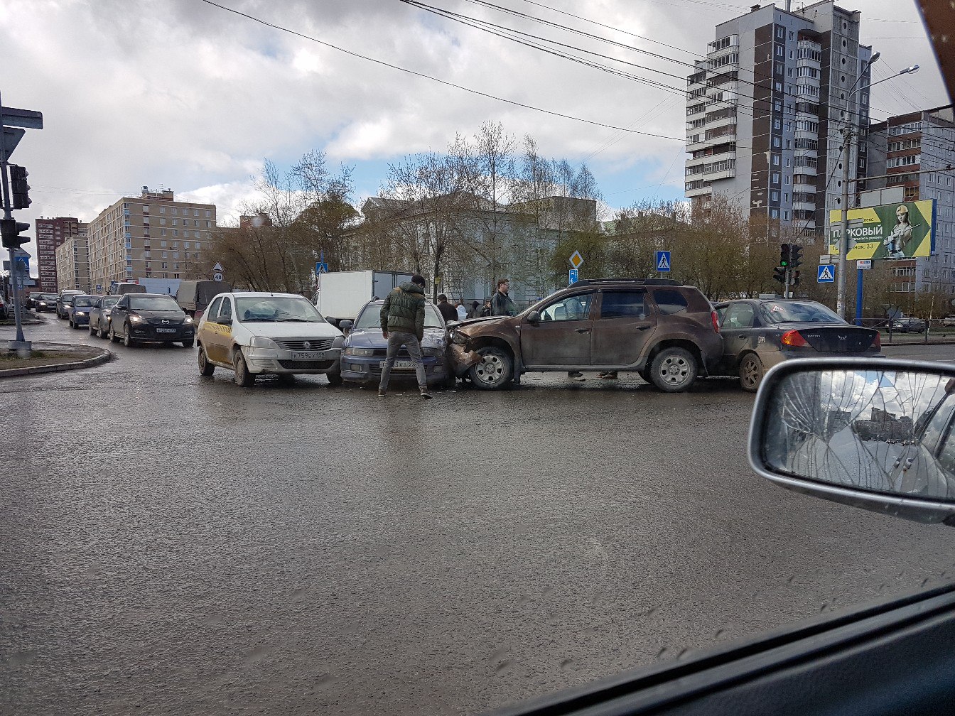 В Перми столкнулись четыре автомобиля