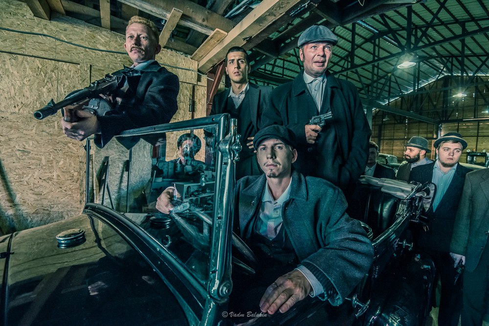 Театр «У Моста» провел фотосессию по мотивам сериала «Острые козырьки»