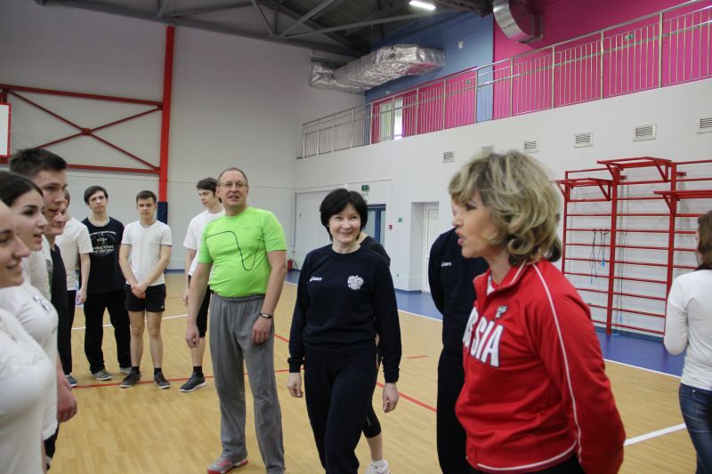 Дмитрий Самойлов сдал зачет по физкультуре и поручил развивать спортивные объекты в пермских школах