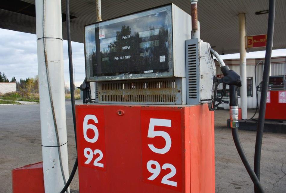 Цены на автомобильное топливо продолжают расти. Эксперты прогнозируют удорожание продукта еще на 8-10%