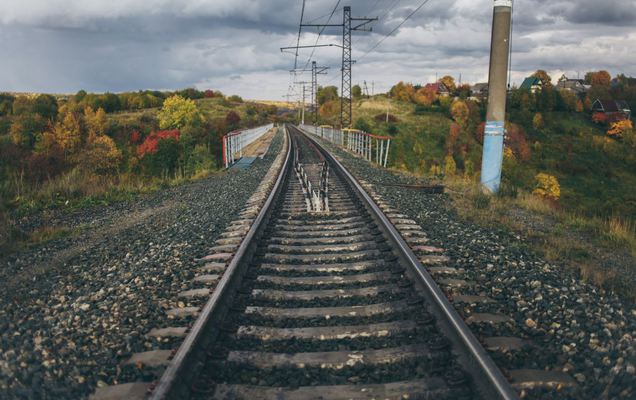 В Перми голый мужчина бегал по железнодорожным путям‍