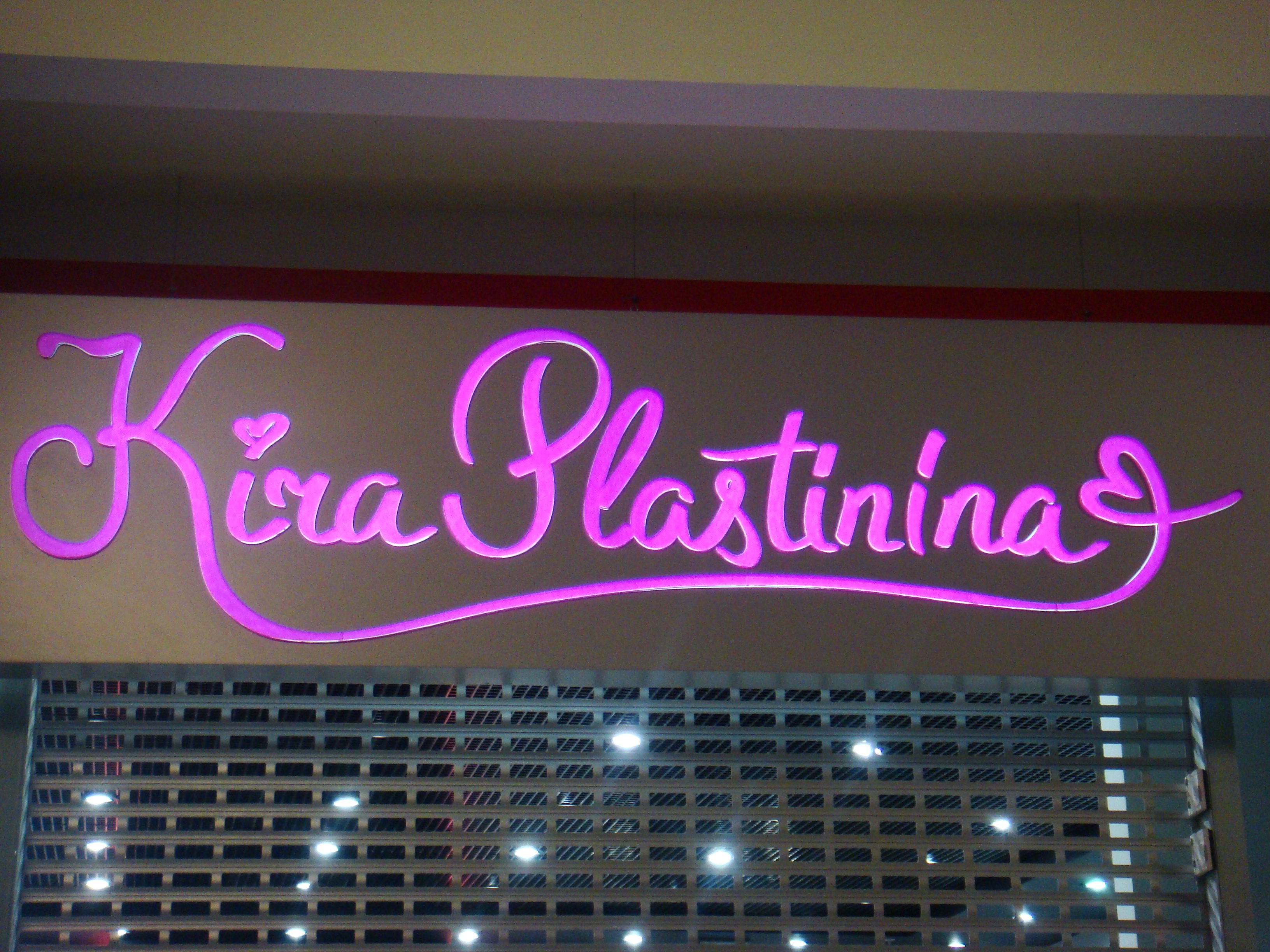 В ТРК «Семья» закрылся магазин женской одежды Kira Plastinina 