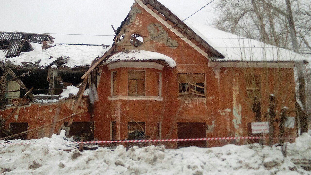 ​Соцсети: в Перми обрушилось нежилое здание