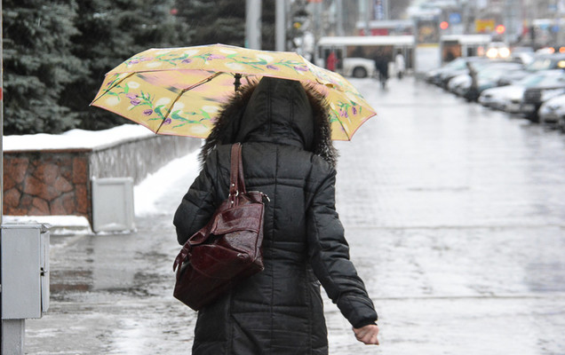МЧС распространило экстренное предупреждение о сильном ветре и гололеде в Прикамье