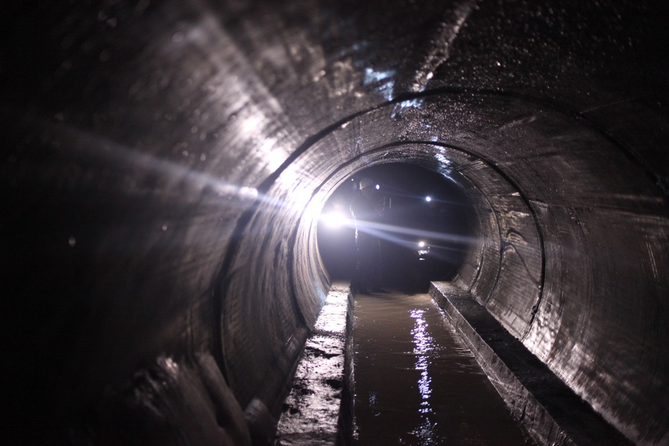 В Кировском районе Перми прохожий провалился в яму