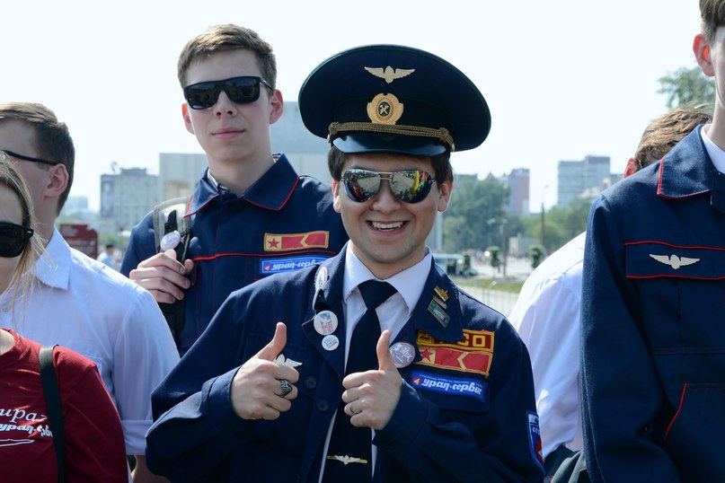 По центру Перми прошли маршем студенческие отряды