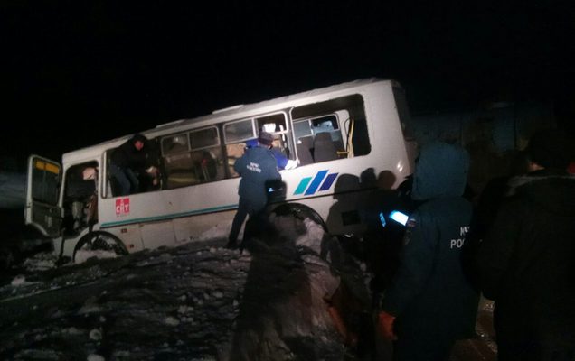 КамАЗ, столкнувшийся с автобусом с нефтяниками в Прикамье, принадлежал компании «Молкомбинат Кунгурский»