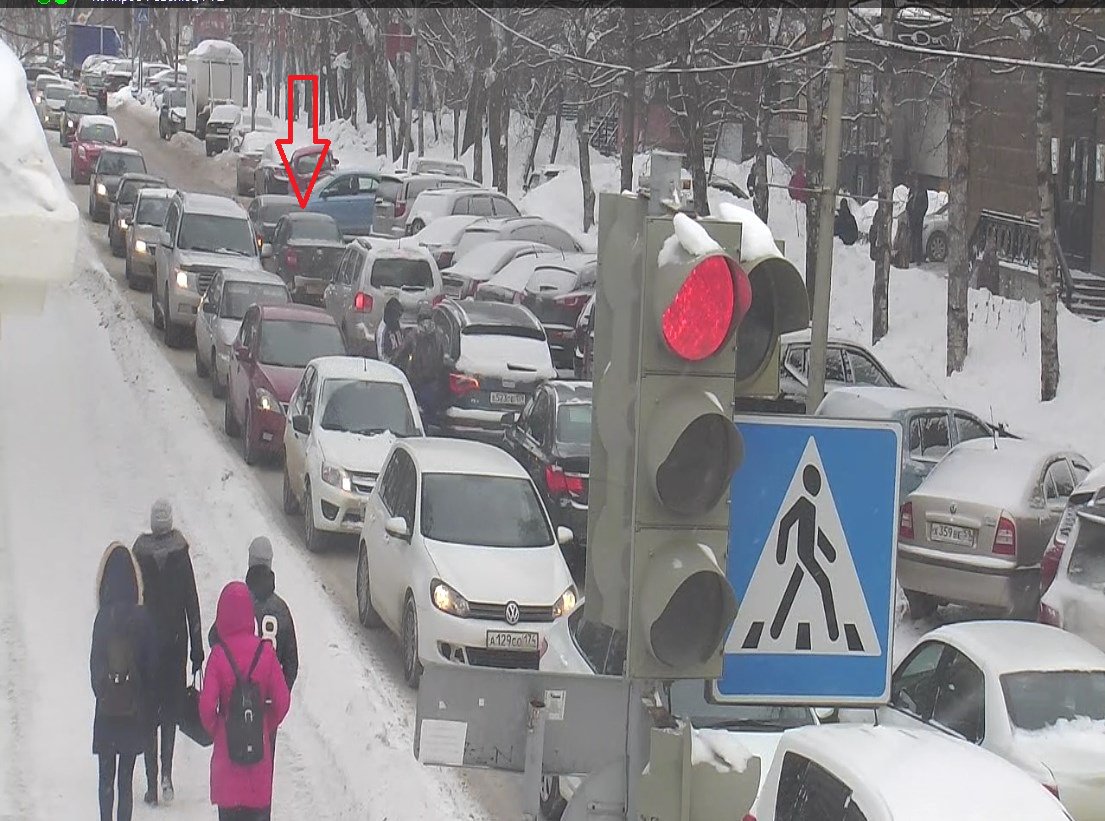 Причиной пробки на улице Революции в Перми стало ДТП