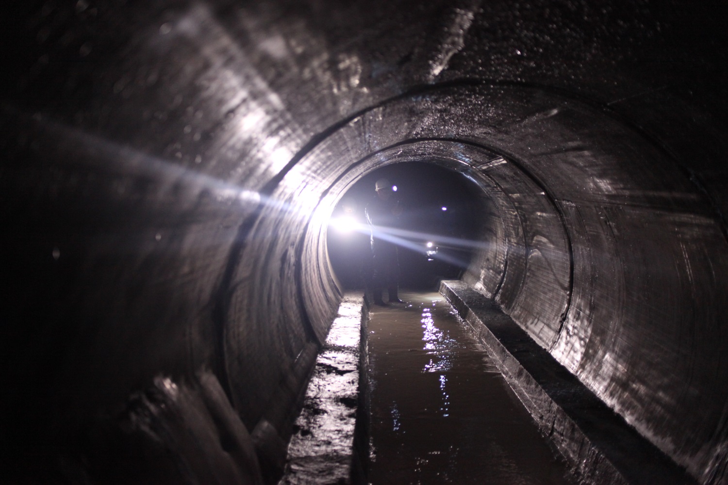 Из-за утечки в центре Перми без воды остались два детских сада и школа