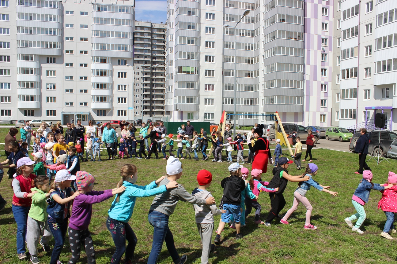 Летний сезон праздников в жилых комплексах ОАО «СтройПанельКомплект» открыт!