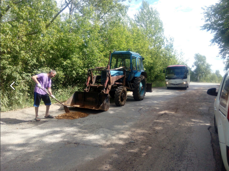 Житель Прикамья самостоятельно отремонтировал участок дороги