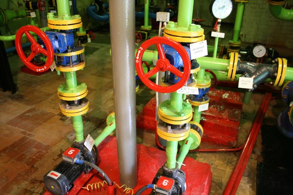 Водоснабжение в микрорайоне Владимирский восстановят до 20.00, обещает депутат Юрий Уткин