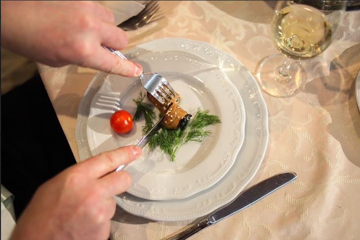 Немного противоречиво. «Алендвик» проводит ребрендинг своих кафе «здорового фаст-фуда»