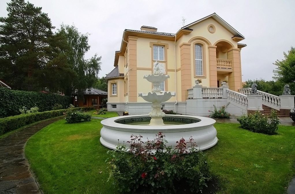 Самый дорогой особняк с бассейном в Перми стоит 65 млн рублей