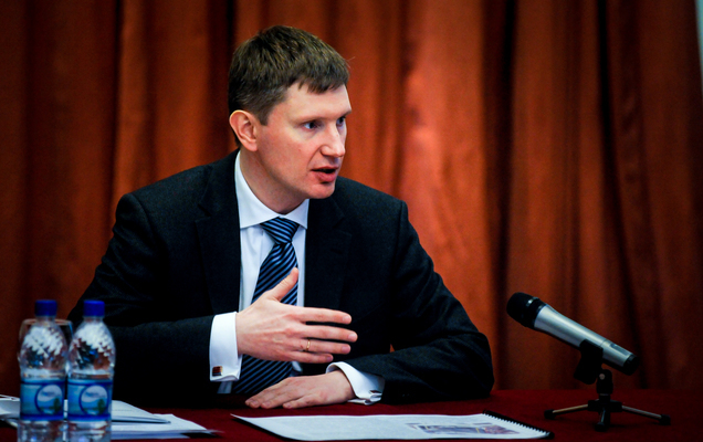 Максим Решетников остался недоволен работой минстроя с обманутыми дольщиками