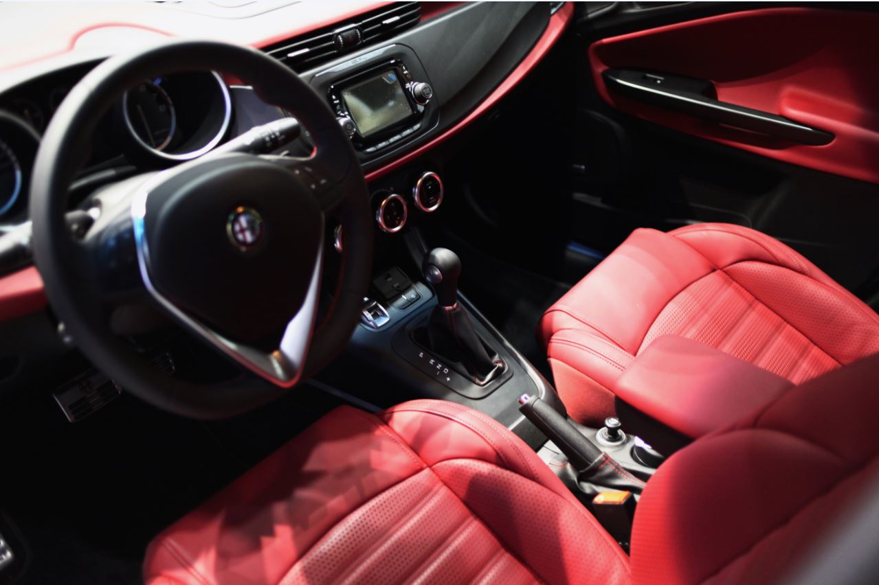 На трассе в центре Перми за рулем автомобиля сидела девочка дошкольного возраста