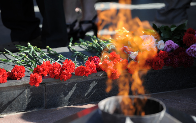 «Я понял, что не надо так»: пермский видеоблогер извинился за катание на скейте по мемориалу