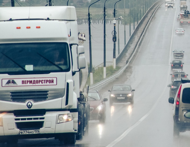 Подрядчик реконструкции ш. Космонавтов задолжал поставщикам и отстает от графика