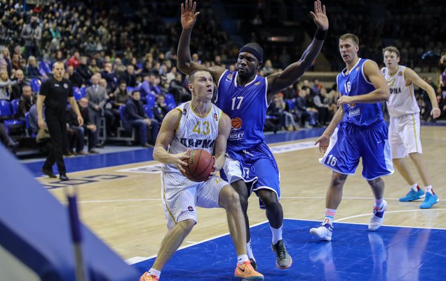 «Парма» в домашнем матче уступила команде из Казахстана