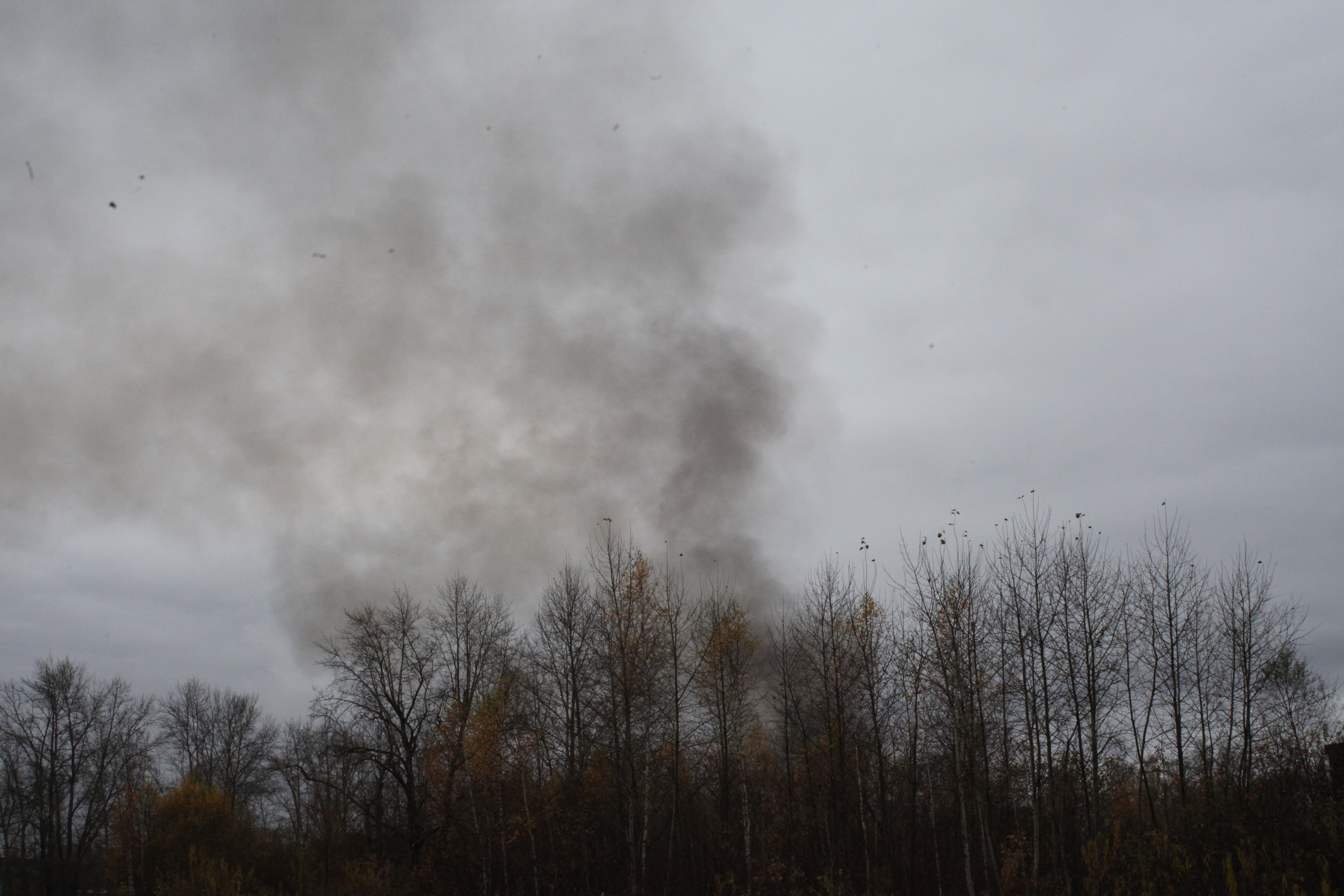 Более 200 человек тушили пожар в центре добычи нефти и газа в Прикамье