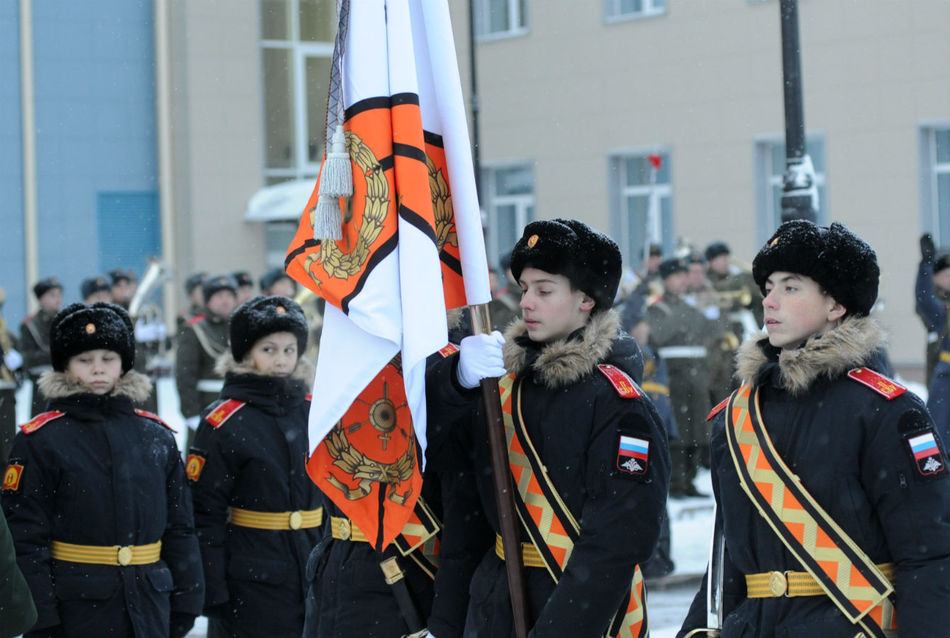 В Пермском суворовском военном училище состоялась церемония вручения знамени