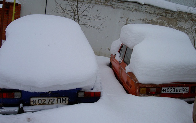 Из-за сильных снегопадов в Перми введен режим повышенной готовности