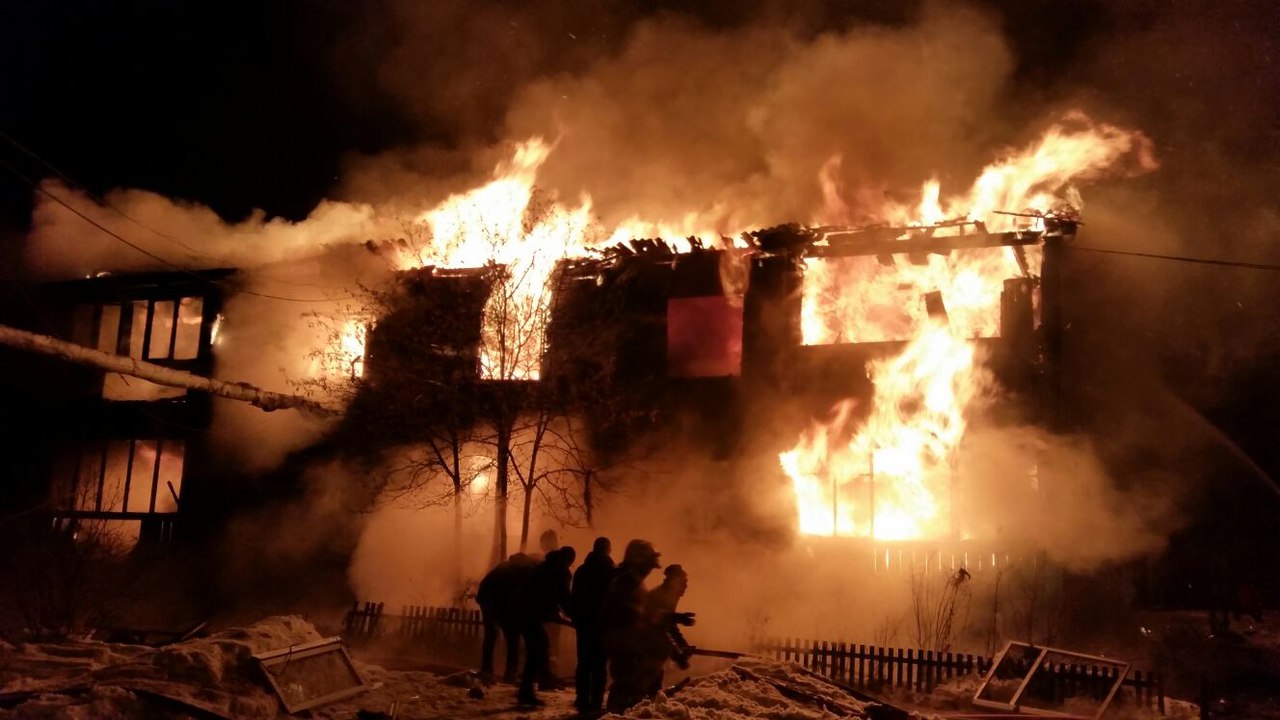 В Нытвенском районе сгорел жилой дом. Известно о трех пострадавших