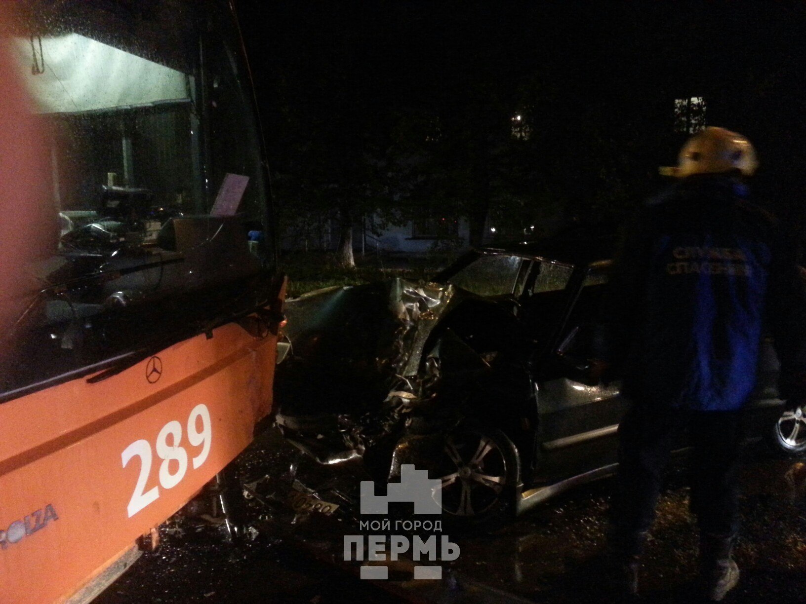 В Перми несколько человек пострадало в результате столкновения троллейбуса и ВАЗа