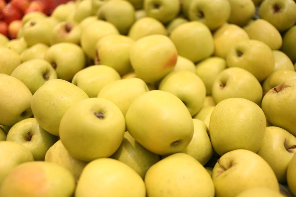 В Перми изъято и уничтожено более 7 тонн яблок неизвестного происхождения