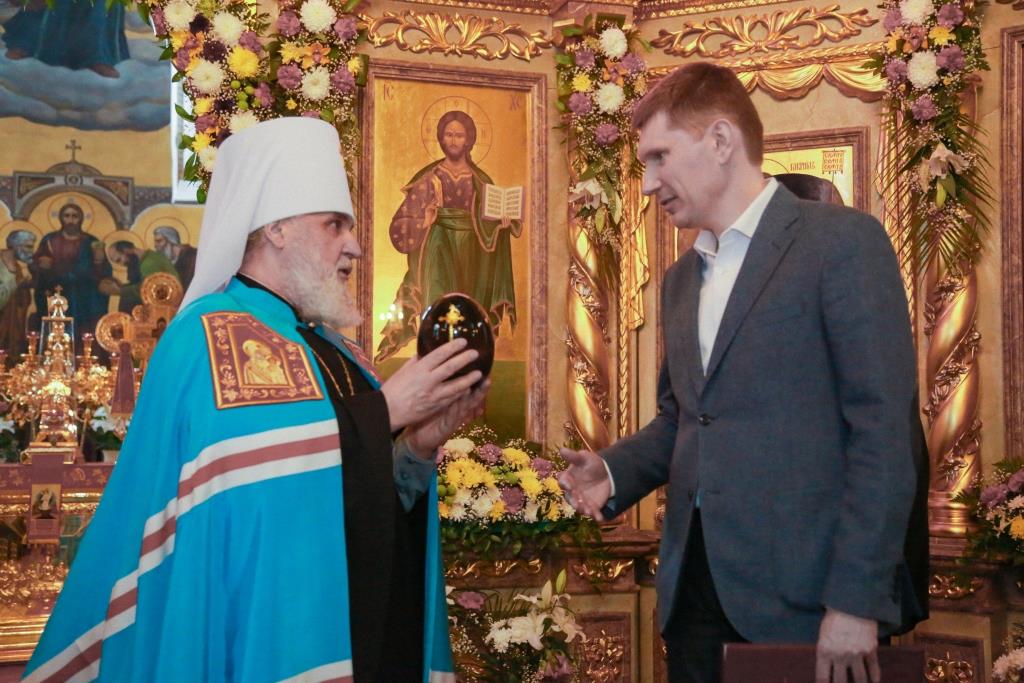 Глава региона Максим Решетников принял участие в торжественном Пасхальном богослужении