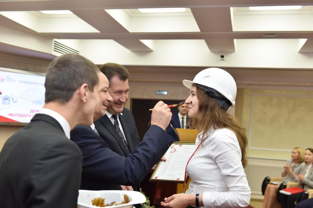 Пермские лукойловцы посвятили в нефтяники 57 молодых специалистов