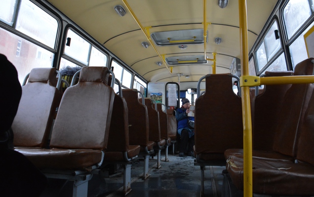 ​В автобусе в центре Перми задержали продавца и покупателей спайса