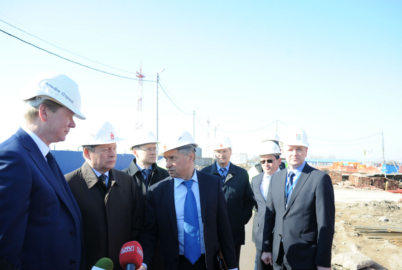 Виктору Басаргину доложили об опережении графика строительства  аэропорта на полтора месяца