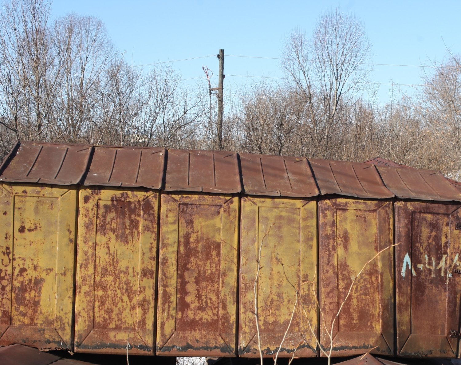 В Орджоникидзевском районе демонтировали несколько десятков гаражей