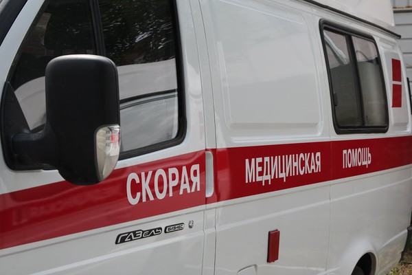 В Перми водитель "Мерседеса" насмерть сбил пенсионера во дворе дома