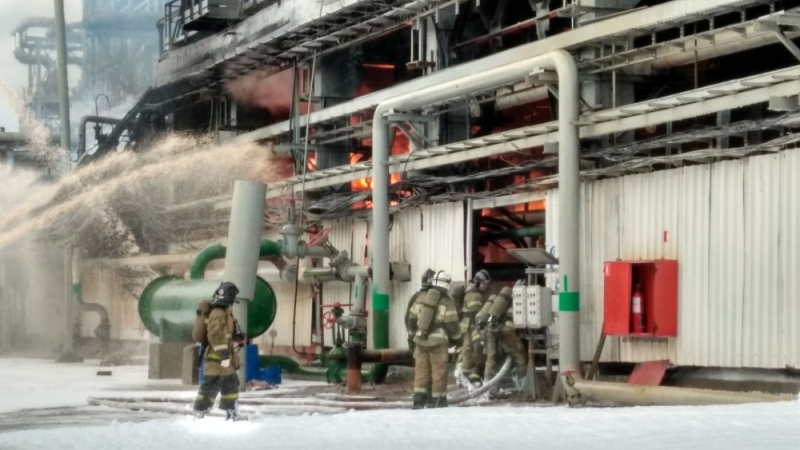 ​Пожар на «ЛУКОЙЛ-Пермнефтеоргсинтез» тушили почти 170 человек