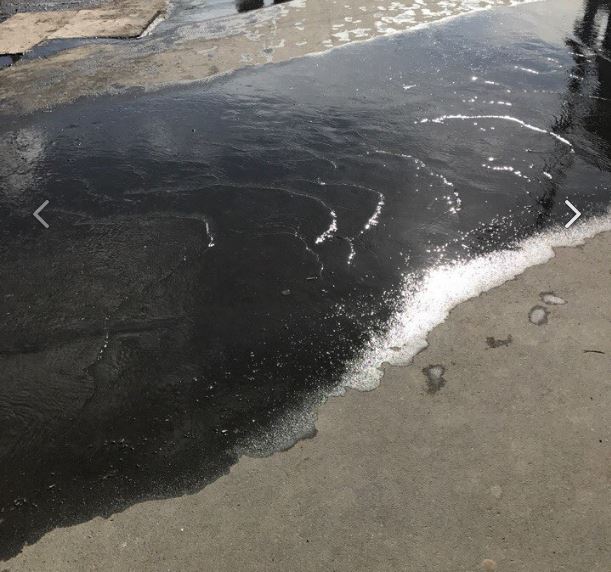 В Перми рядом с железнодорожным вокзалом произошла утечка воды из трубопровода