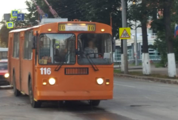 Энергетики ООО «ПСК» к 1 сентября обеспечили движение троллейбусов по ул. Николая Островского