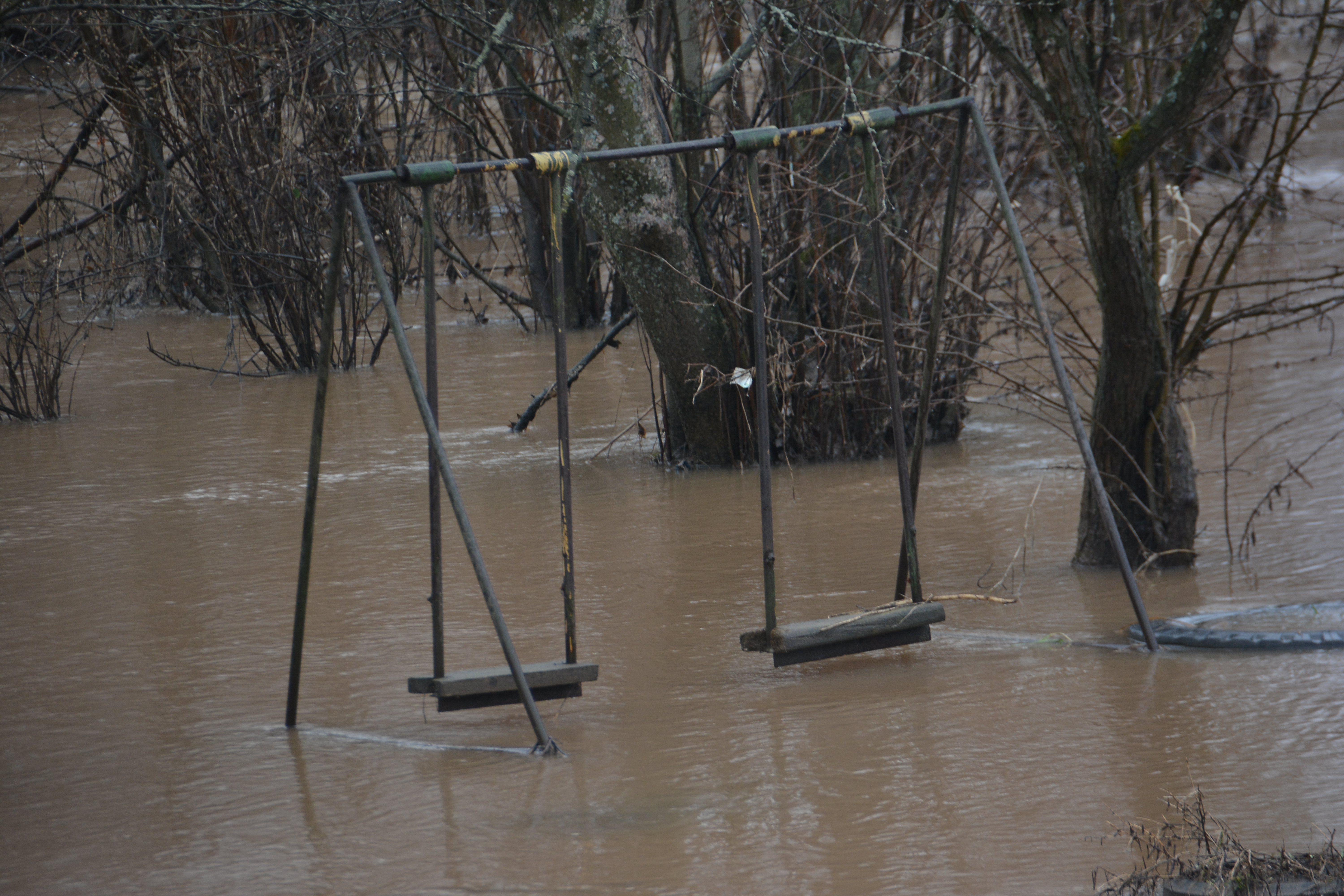 наводнение презентация. ливневый паводок. пути решения наводнения. причины наводнений. дождевые паводки возможные меры борьбы.