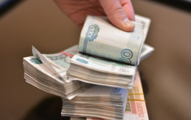 В Чердыни сотрудница банка присвоила себе 400 тыс. рублей со счетов клиентов
