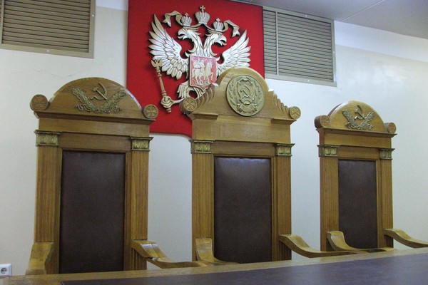 На судебный процесс в лыжной амуниции. Что жители Прикамья пытались пронести в залы суда