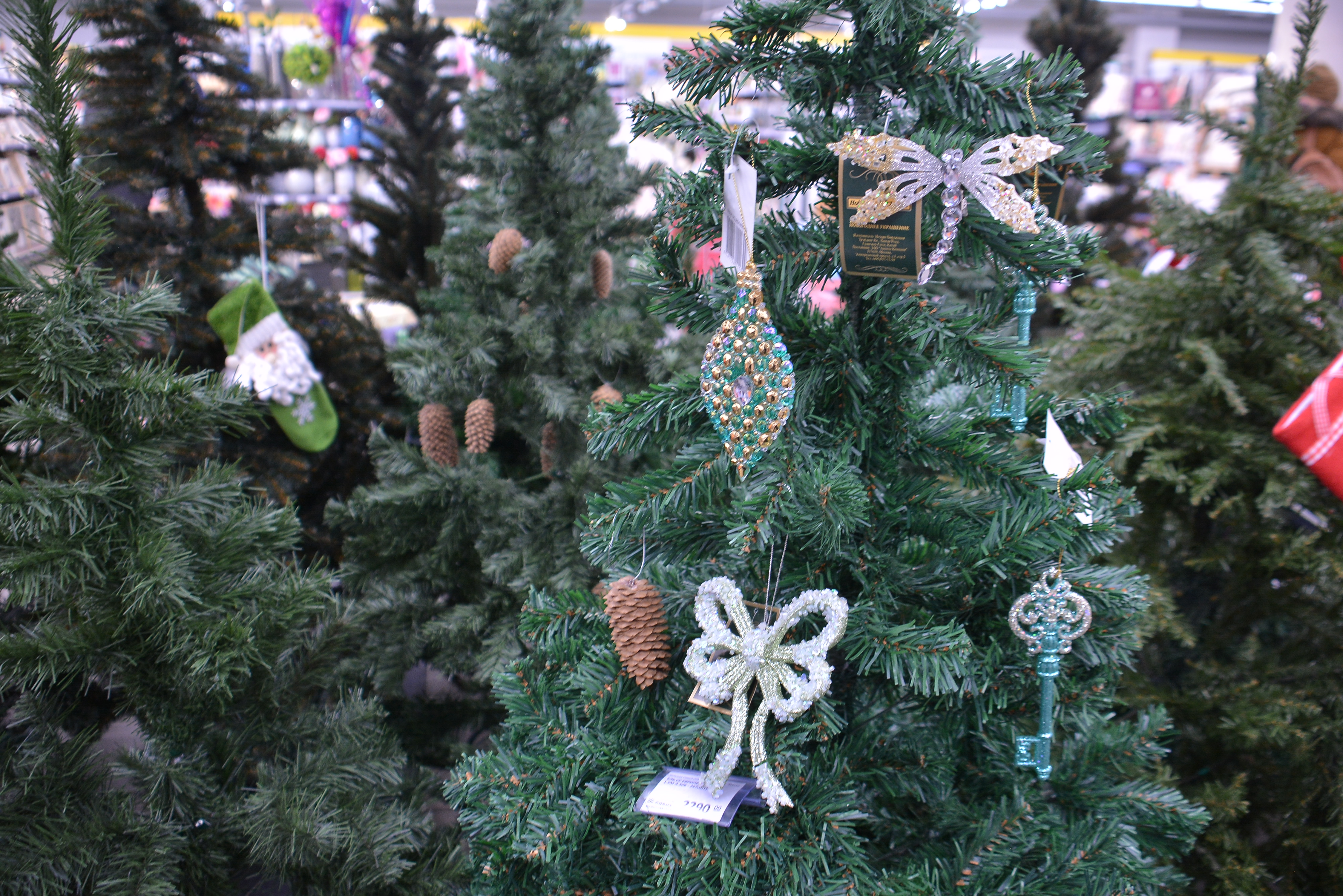 В Перми установят новогоднюю елку из 100 продуктовых тележек