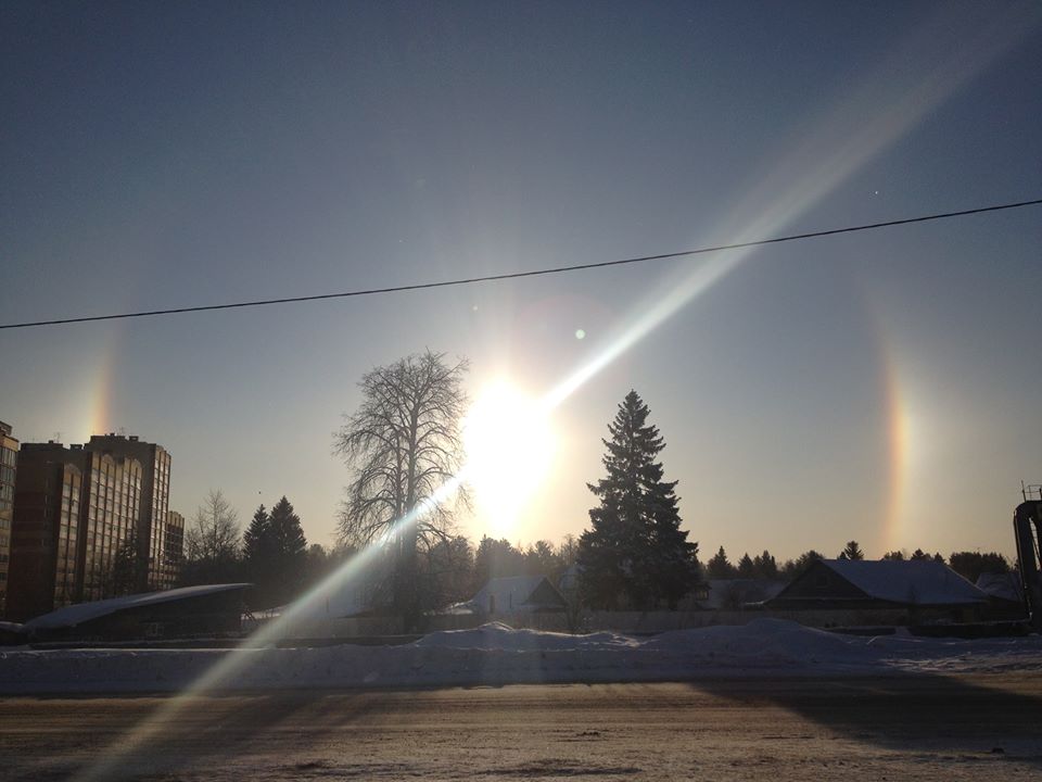 Пермяки увидели на небе гало – радугу вокруг солнца