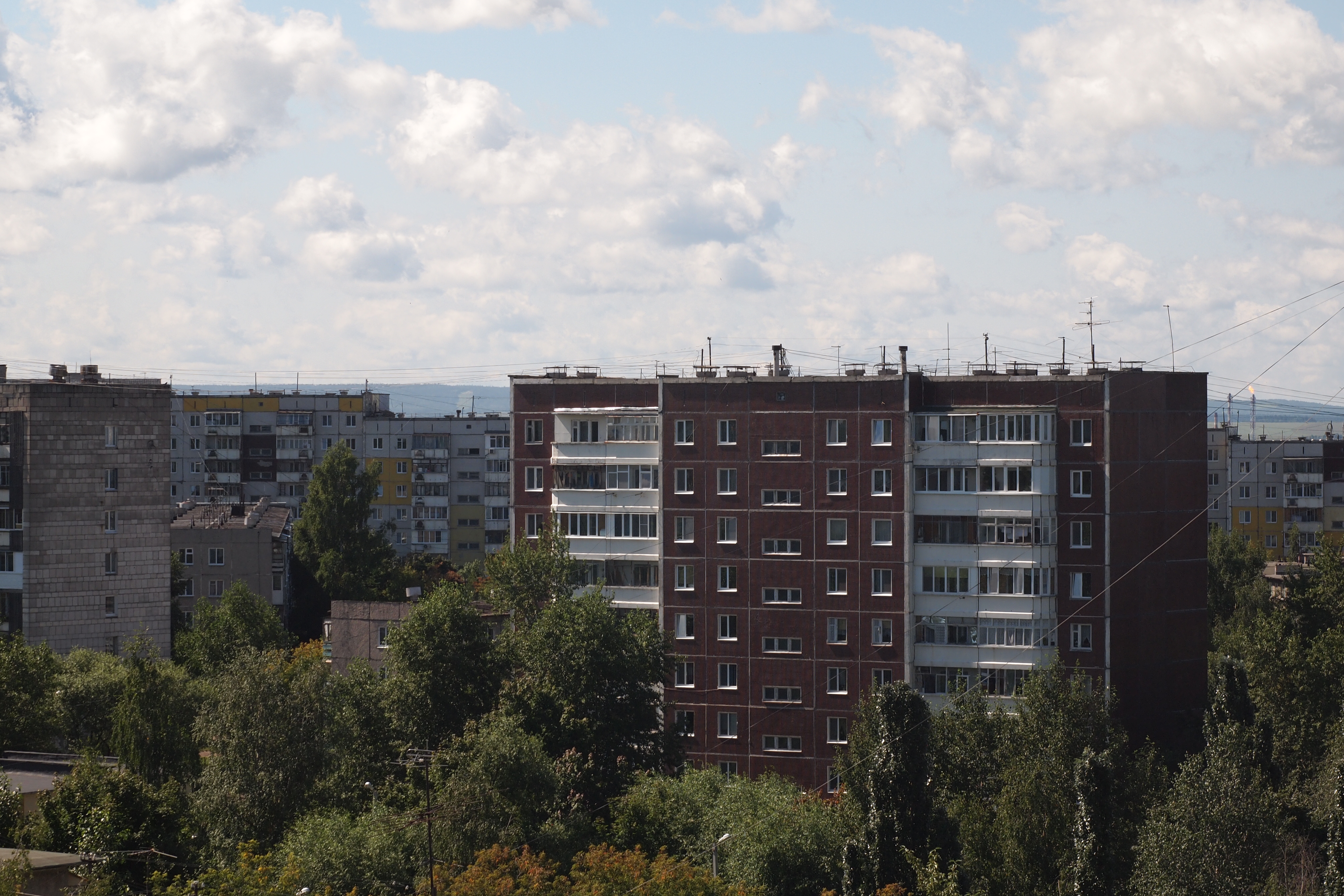 В Перми жильцов десятиэтажки в Индустриальном районе эвакуировали из-за угрозы обрушения