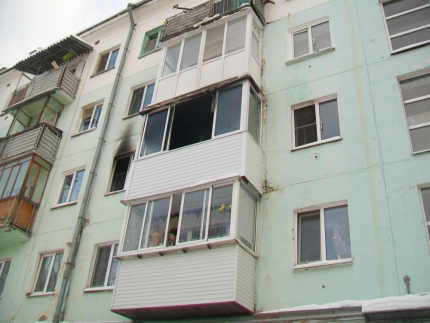 В Перми подросток спрыгнул с балкона горящей квартиры на 3 этаже